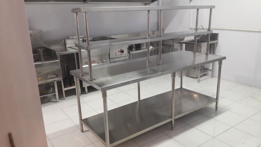 Preparation_table_with_undershelf__double_over_shelf.