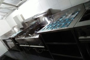 Work_table_with_food_pan_2